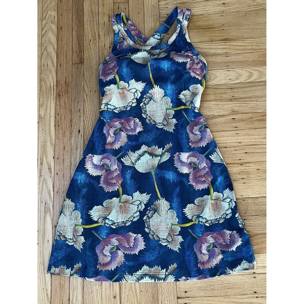 Title Nine- Tank Floral Dress Size Small Built In Bra Racerback Strappy Back